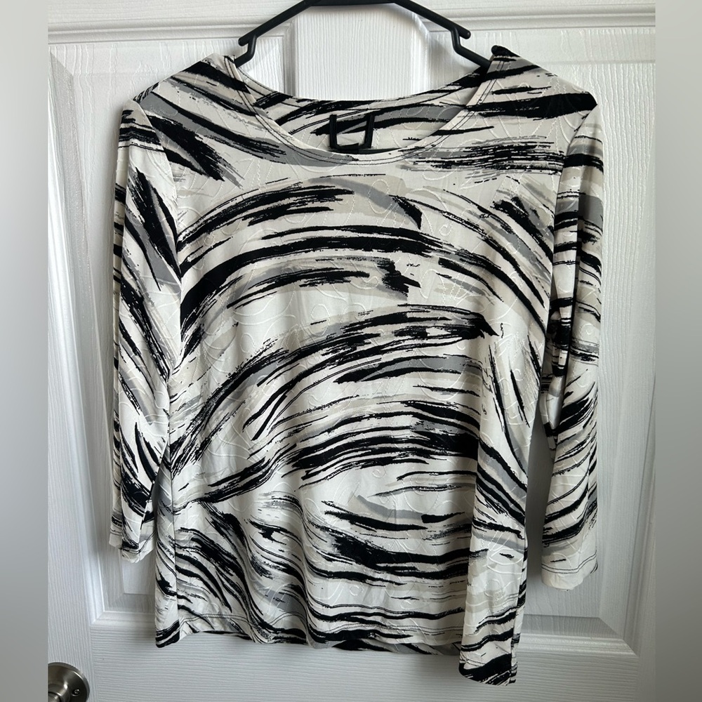 Stylish Black and White Women's Blouse